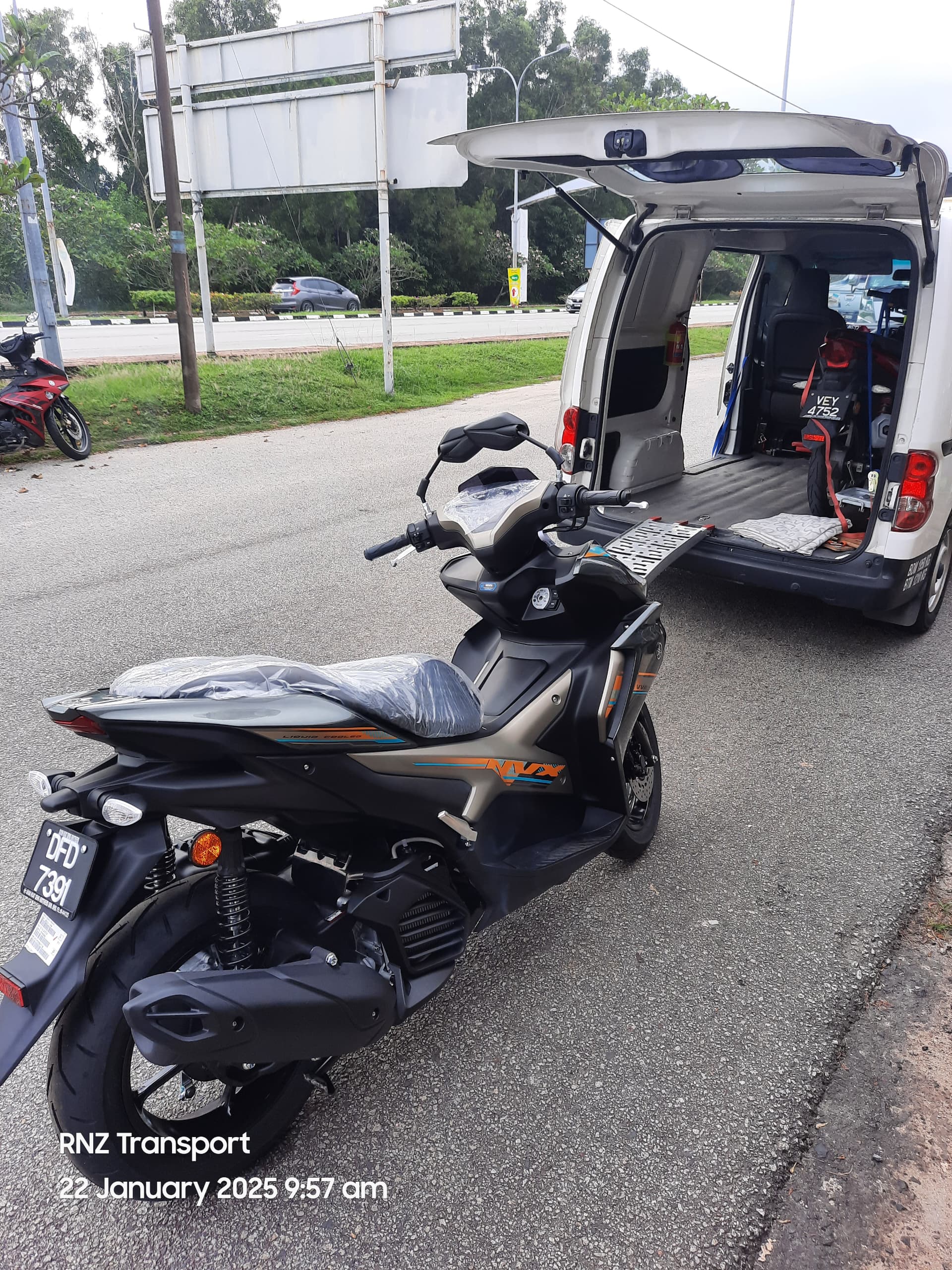 Penghantaran motor door-to-door