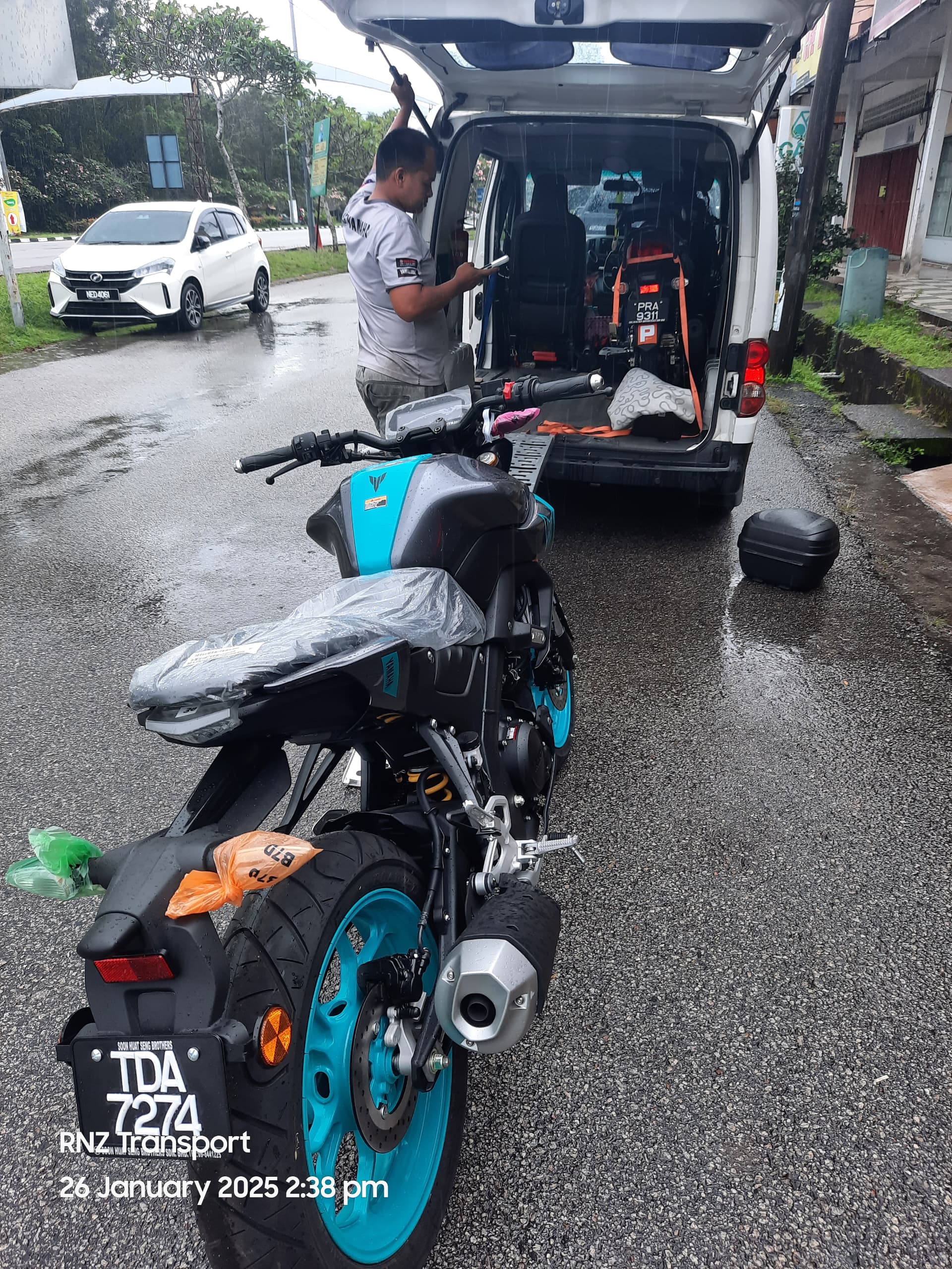 Motorsikal besar sedia untuk dihantar