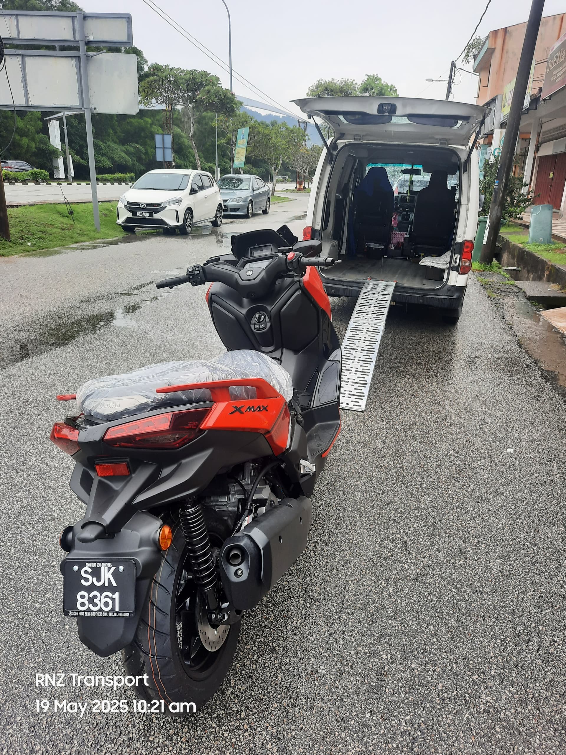 Penghantaran motorsikal jarak jauh